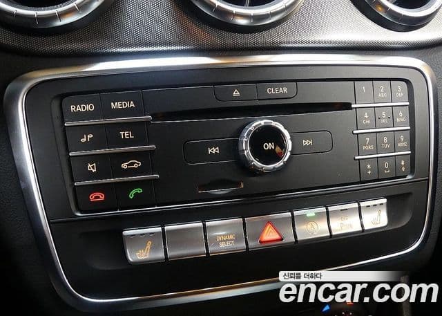 Mercedes-Benz CLA-Class 2018 — ფოტო 17/20