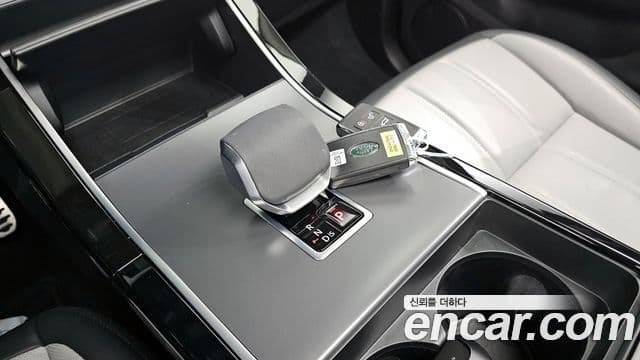 Land Rover Range Rover Evoque 2024 — Фото 9/20