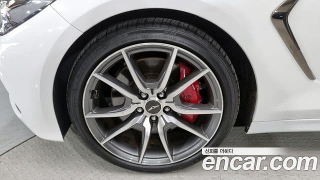 Genesis G70 2019 — ფოტო 4/20