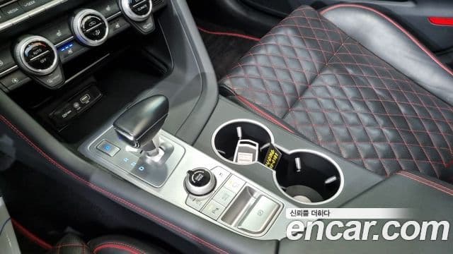 Genesis G70 2019 — ფოტო 7/20
