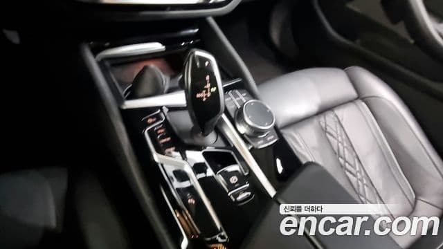 BMW 5 Series 2020 — ფოტო 9/20