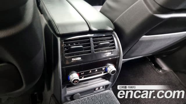 BMW 5 Series 2020 — ფოტო 17/20