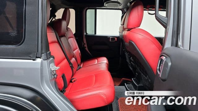 Jeep Wrangler 2019 — Şəkil 12/20