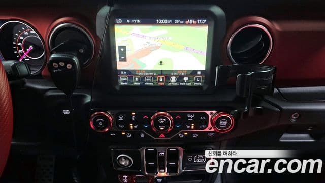 Jeep Wrangler 2019 — Şəkil 14/20