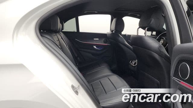 Mercedes-Benz E-Class 2020 — Şəkil 12/20