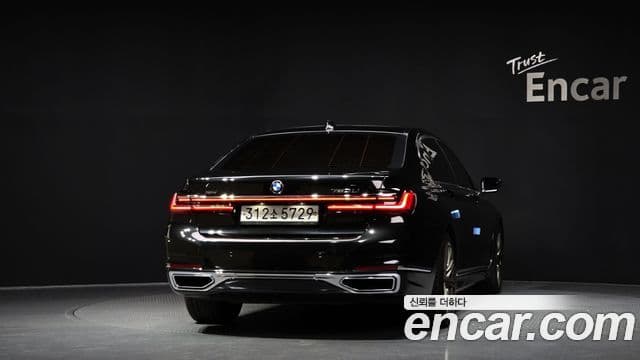 BMW 7 Series 2019 — Photo 16/20