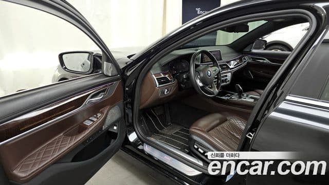 BMW 7 Series 2019 — Photo 3/20