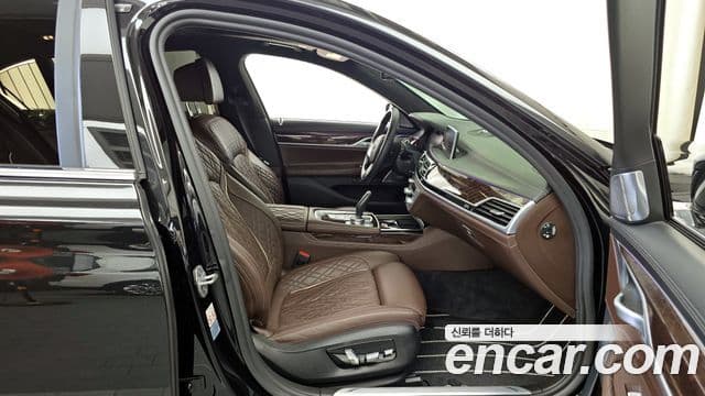 BMW 7 Series 2019 — Photo 10/20