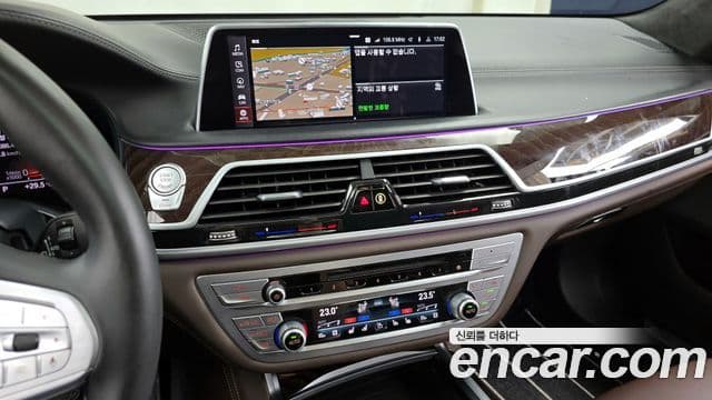 BMW 7 Series 2019 — Photo 1/20
