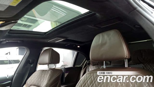 BMW 7 Series 2019 — Photo 13/20