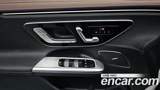 Mercedes-Benz EQE 2023 — ფოტო 13/20