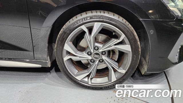 Audi A3 2023 — ფოტო 5/20