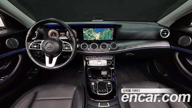Mercedes-Benz E-Class 2018 — Photo 6/20