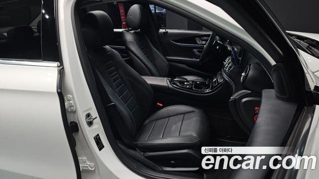 Mercedes-Benz E-Class 2018 — Photo 2/20