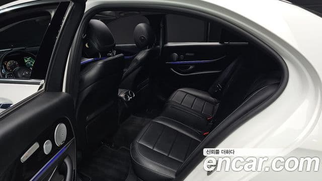 Mercedes-Benz E-Class 2018 — Photo 14/20