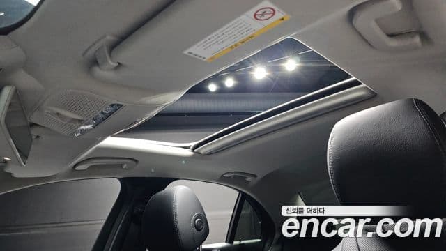 Mercedes-Benz E-Class 2018 — Photo 20/20