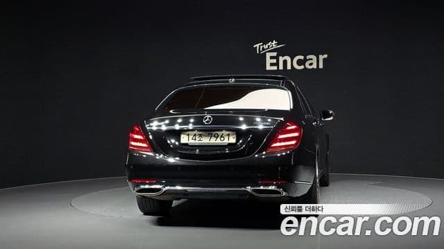Mercedes-Benz S-Class 2019 — Photo 17/20