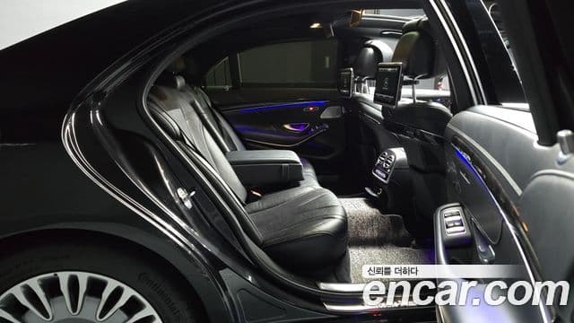 Mercedes-Benz S-Class 2019 — Photo 3/20