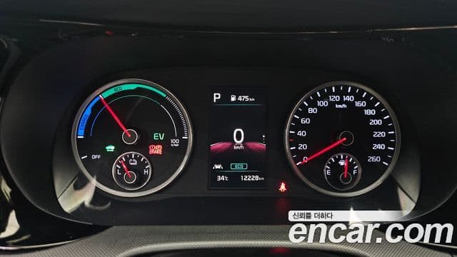 Kia K5 2023 — ფოტო 8/20