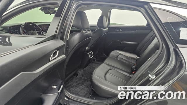 Kia K5 2023 — ფოტო 12/20