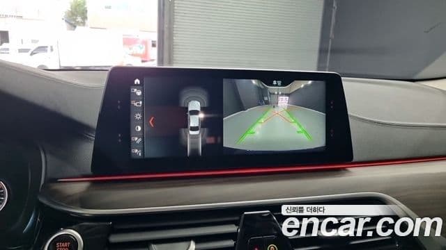 BMW 5 Series 2018 — Şəkil 18/19