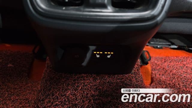 Volvo XC40 2019 — ფოტო 18/20