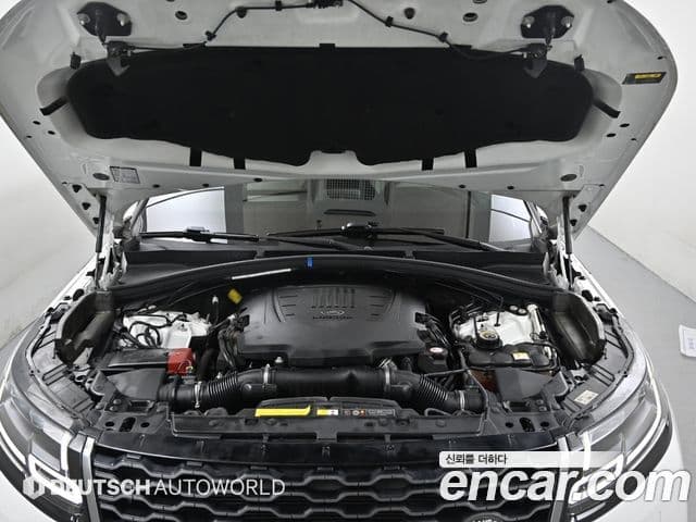Land Rover Range Rover Velar 2020 — ფოტო 5/20