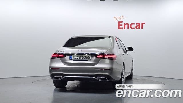 Mercedes-Benz E-Class 2021 — ფოტო 4/20