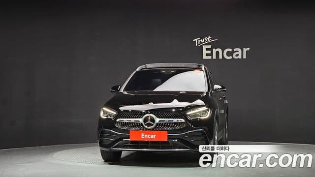 Mercedes-Benz GLA-Class 2023 — Photo 19/20