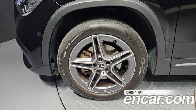 Mercedes-Benz GLA-Class 2023 — Photo 7/20