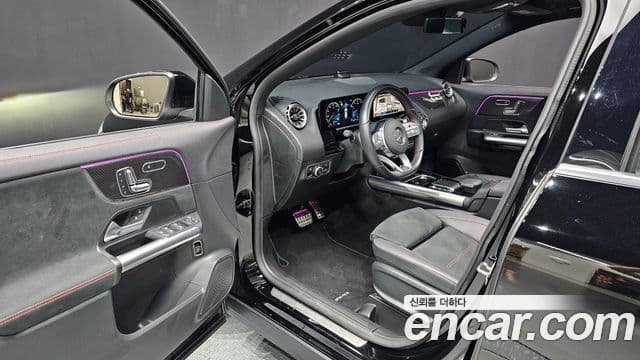 Mercedes-Benz GLA-Class 2023 — Şəkil 11/20