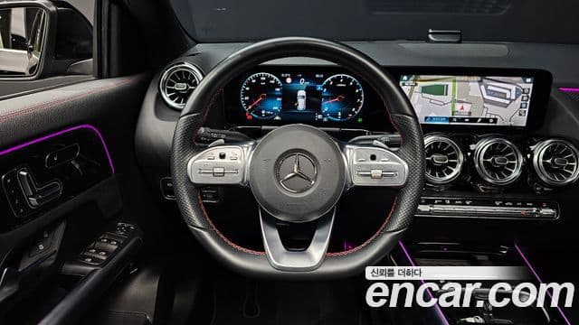 Mercedes-Benz GLA-Class 2023 — Photo 8/20