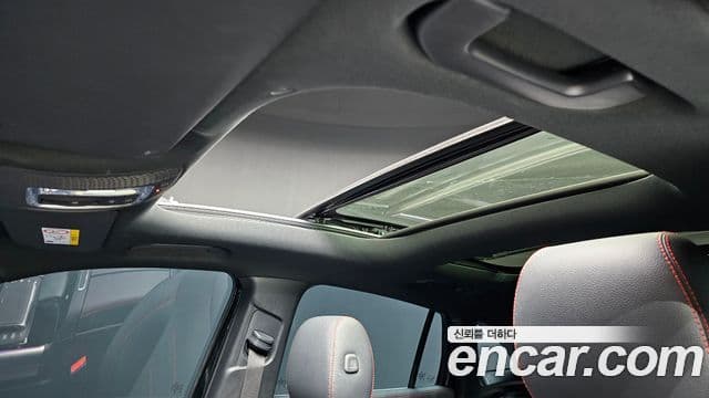 Mercedes-Benz GLA-Class 2023 — Photo 4/20