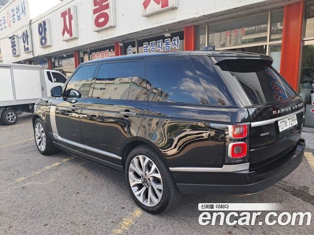 Land Rover Range Rover 2019 — Photo 16/20