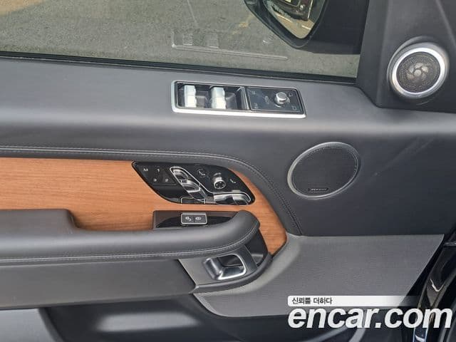 Land Rover Range Rover 2019 — Photo 1/20