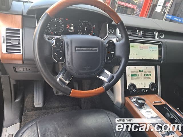 Land Rover Range Rover 2019 — Photo 2/20