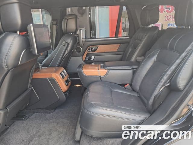 Land Rover Range Rover 2019 — Photo 10/20