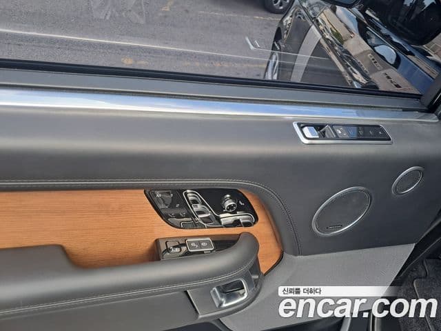 Land Rover Range Rover 2019 — Photo 15/20