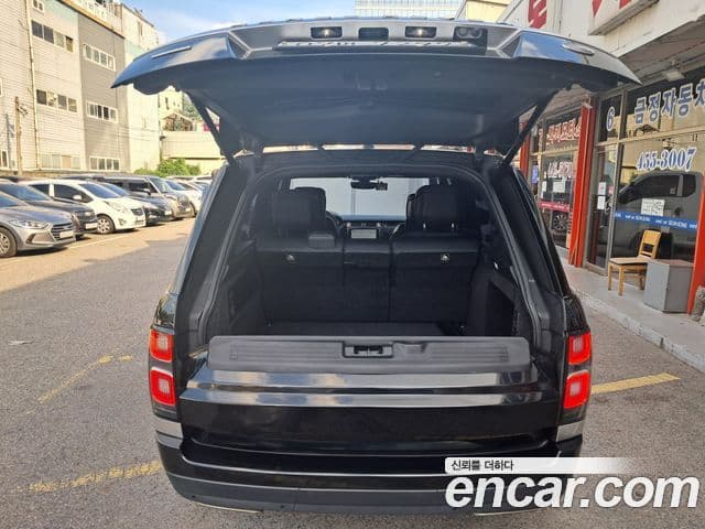 Land Rover Range Rover 2019 — Photo 11/20