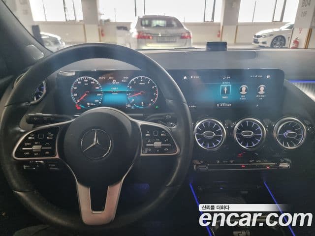 Mercedes-Benz GLA-Class 2021 — ფოტო 13/18