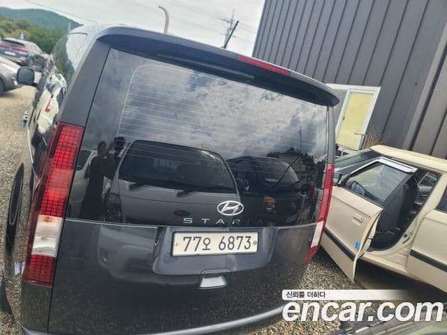 Hyundai Staria 2021 — Фото 3/15