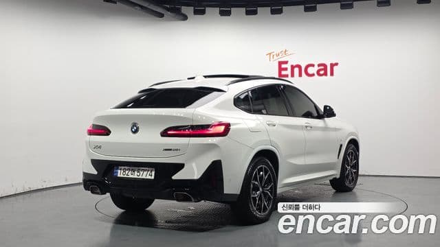 BMW X4 2023 — Photo 9/20