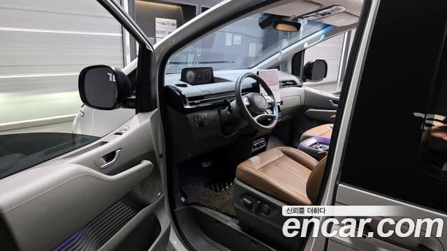 Hyundai Staria 2023 — Фото 10/20