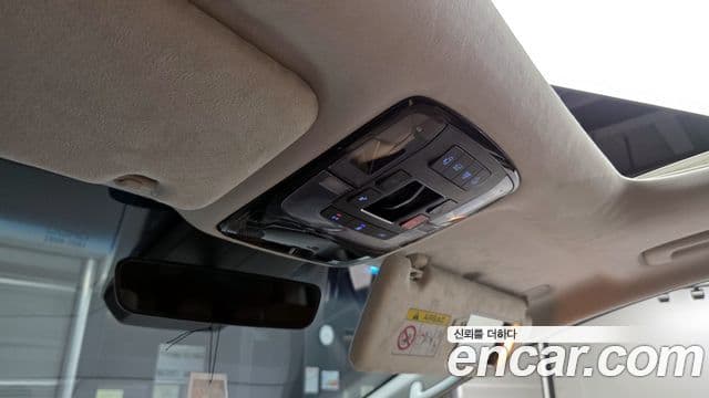 Hyundai Staria 2023 — Фото 17/20