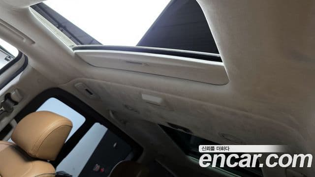 Hyundai Staria 2023 — Фото 19/20