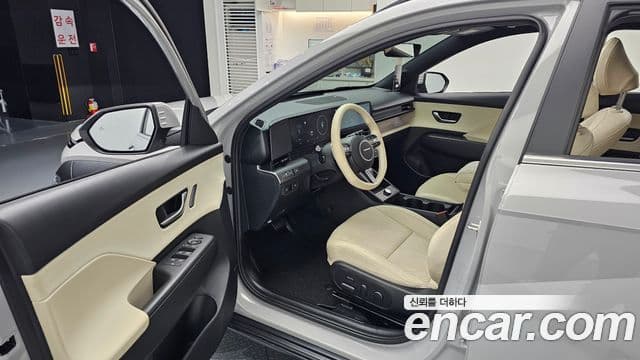 Hyundai Kona 2023 — ფოტო 11/20