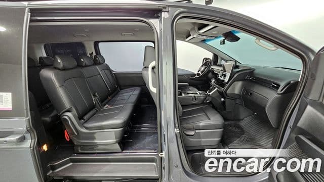 Hyundai Staria 2025 — Şəkil 12/20