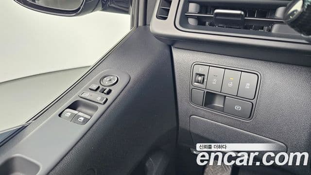 Hyundai Staria 2025 — Şəkil 13/20