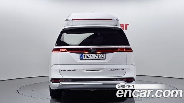 Kia Carnival 2021 — ფოტო 4/20