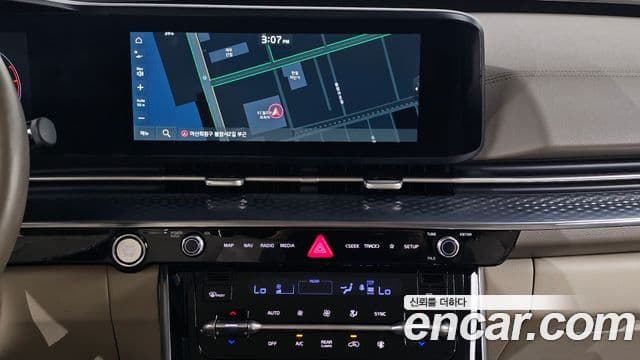 Kia Carnival 2021 — ფოტო 14/20